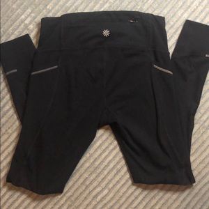 Athleta cropped leggings w/ pockets & back zipper